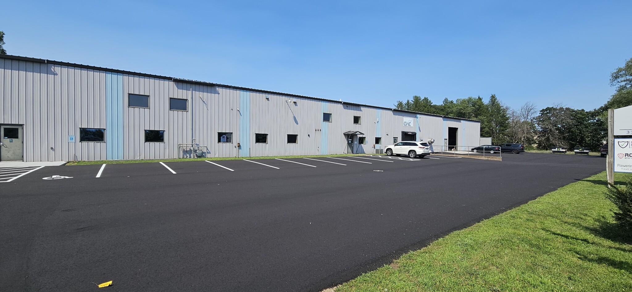 3132 Louis Ave, Eau Claire, WI for lease Building Photo- Image 1 of 13
