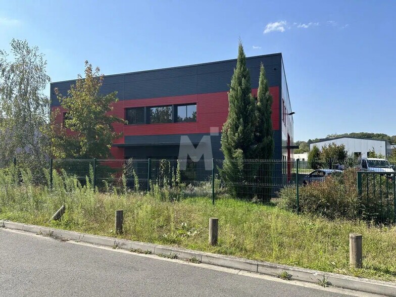 Office in Dourdan for lease - Building Photo - Image 3 of 13