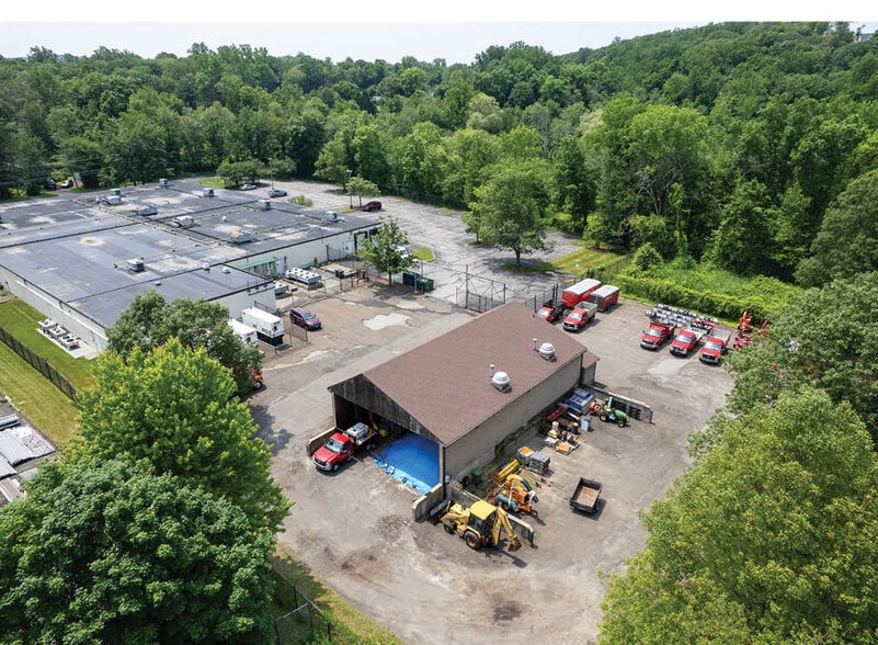 55 Old Ridgebury Rd, Danbury, CT for sale - Building Photo - Image 3 of 7