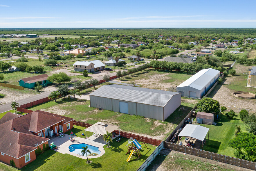 18024 Queen Palm Dr, Penitas, TX for sale - Primary Photo - Image 1 of 1