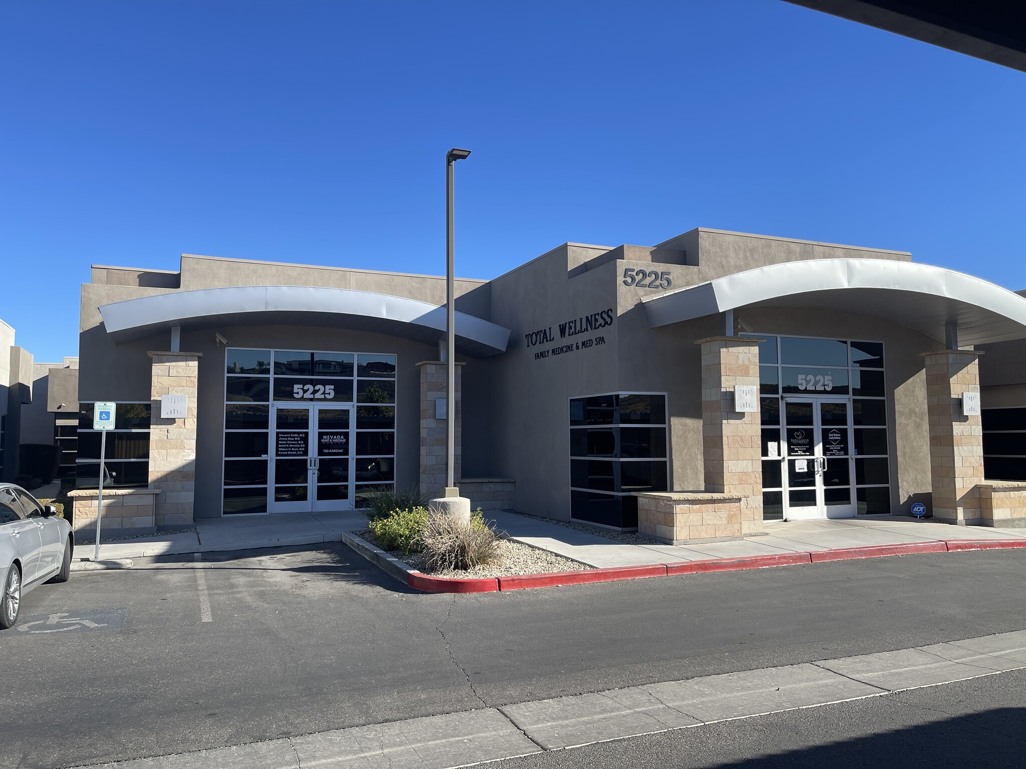 5225 S Durango Dr, Las Vegas, NV for lease Building Photo- Image 1 of 10