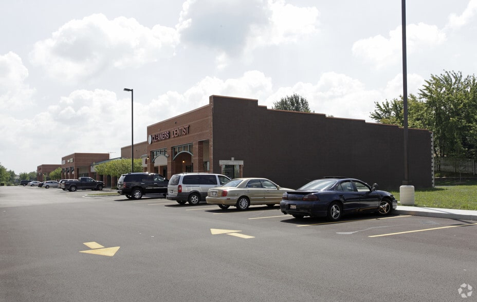 11925-11981 W 143rd St, Orland Park, IL for lease - Building Photo - Image 3 of 9