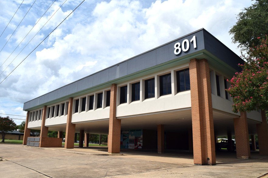 801 E Border St, Arlington, TX for lease - Building Photo - Image 1 of 3