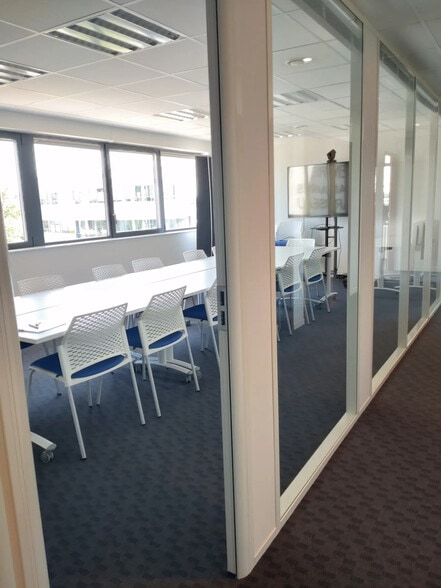 Office in Vannes for lease - Interior Photo - Image 3 of 8