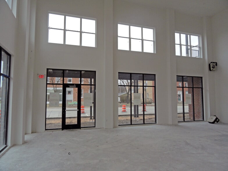 419 Donald Driver Way, Green Bay, WI for lease - Interior Photo - Image 3 of 9