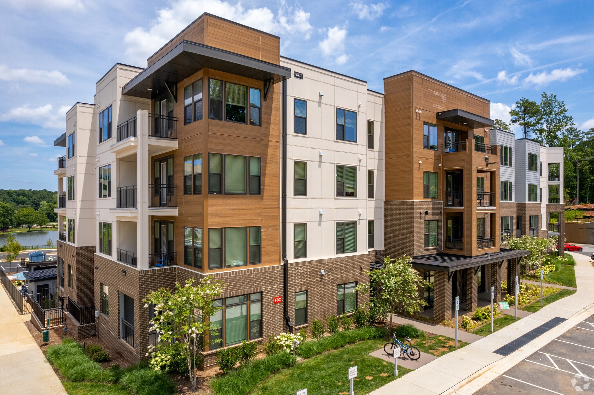 930 Vintage Jones Way, Raleigh, NC for sale Primary Photo- Image 1 of 1