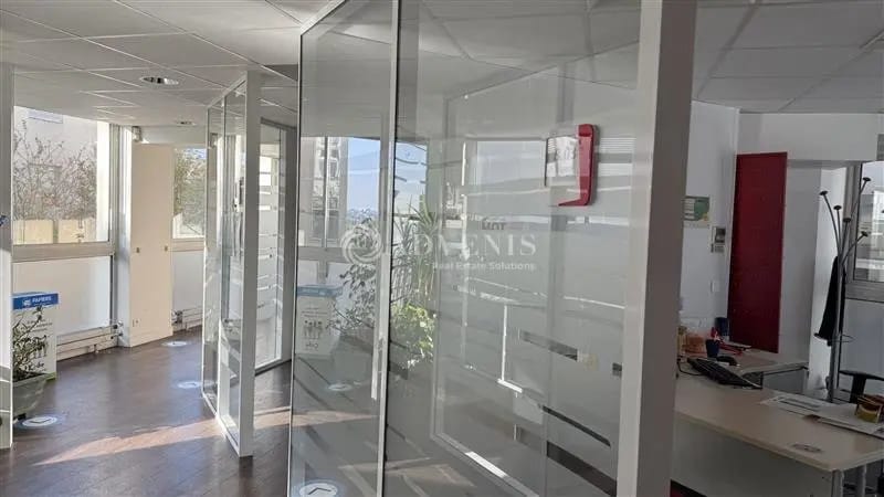 Office in Torcy for sale Interior Photo- Image 1 of 7