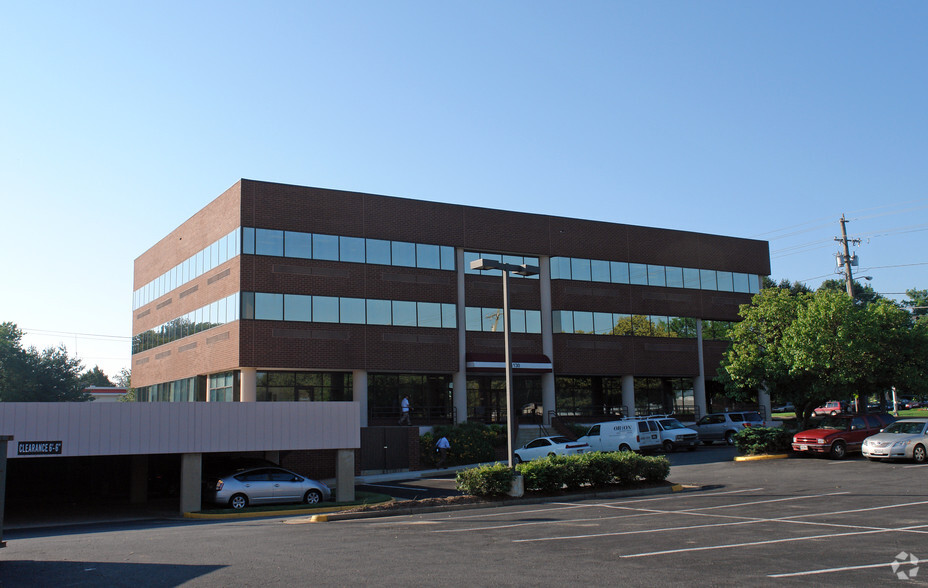 11130 Fairfax Blvd, Fairfax, VA for lease - Building Photo - Image 1 of 2