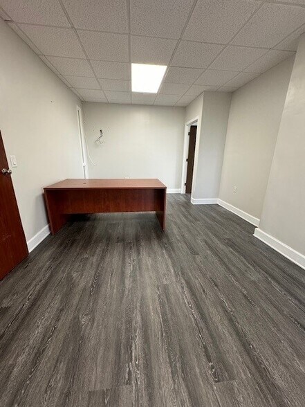 3000 Gulf To Bay Blvd, Clearwater, FL for lease - Interior Photo - Image 3 of 13