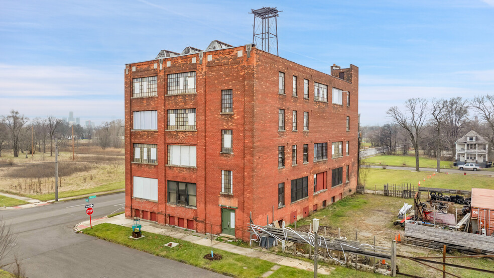 2941 Warren, Detroit, MI for sale - Building Photo - Image 2 of 22