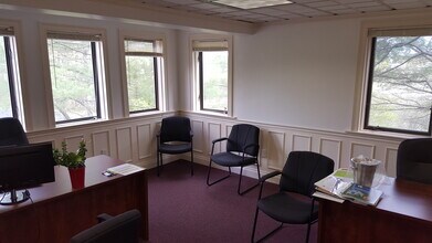 4 Greenleaf Woods Dr, Portsmouth, NH for lease Building Photo- Image 1 of 7