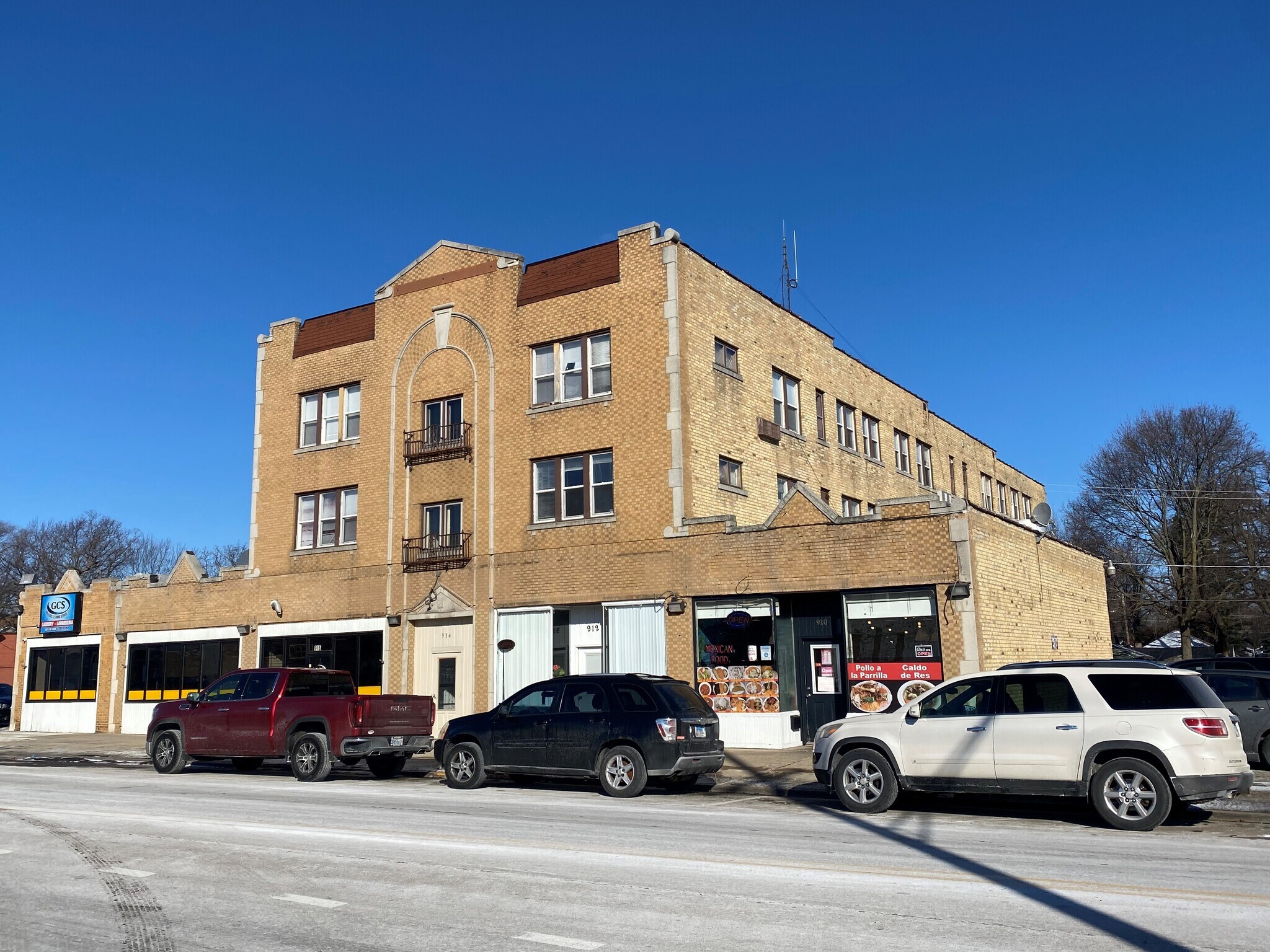 910922 W Glen Flora Ave, Waukegan, IL 60085