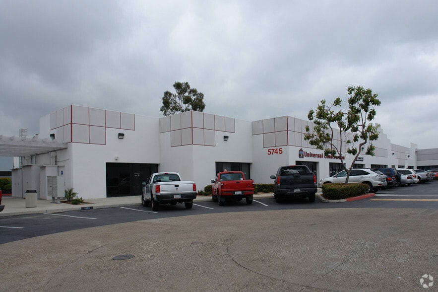 5745 Kearny Villa Rd, San Diego, CA for lease - Building Photo - Image 3 of 5