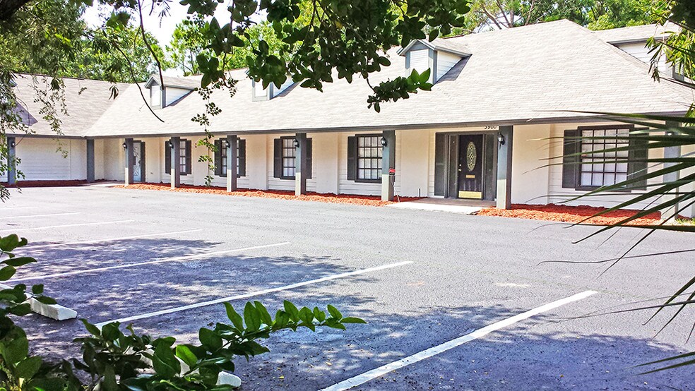 3900 Belle Oak Blvd, Largo, FL for sale - Building Photo - Image 1 of 1