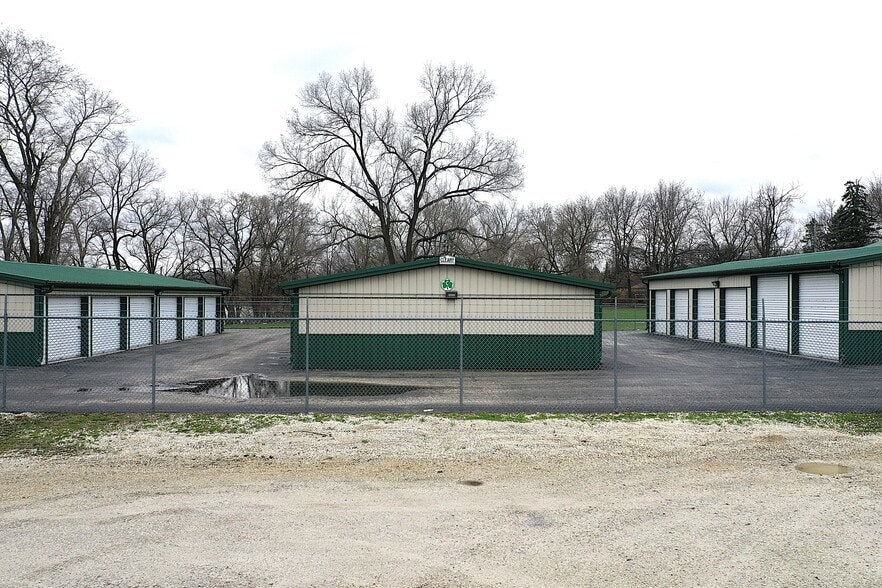 Intra-Lock Self-Storage Portfolio portfolio of 2 properties for sale on LoopNet.com - Building Photo - Image 3 of 11