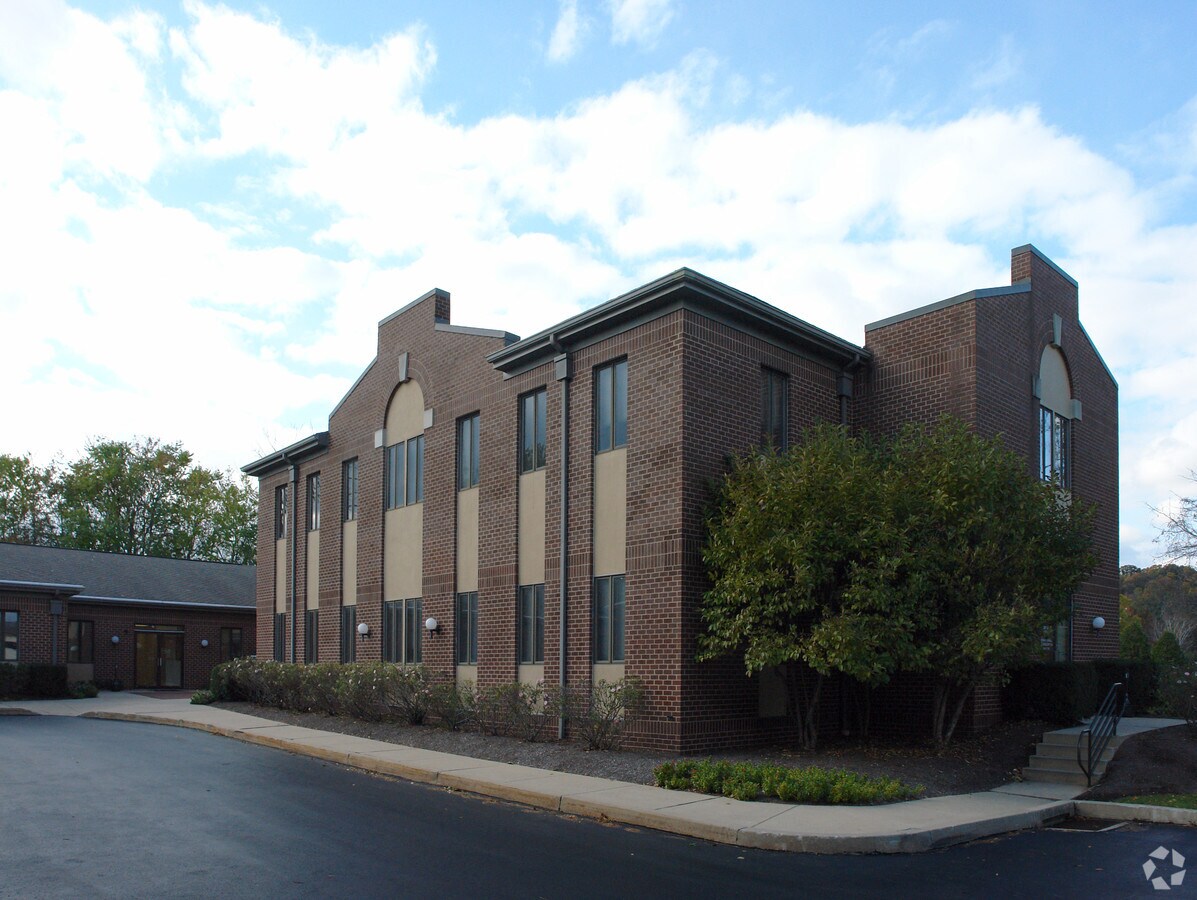 403 W Lincoln Hwy, Exton, PA 19341