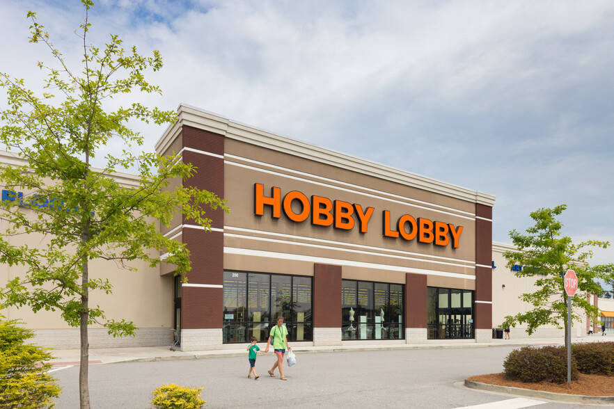 201 Tanger Outlets Blvd, Pooler, GA for lease - Building Photo - Image 2 of 6