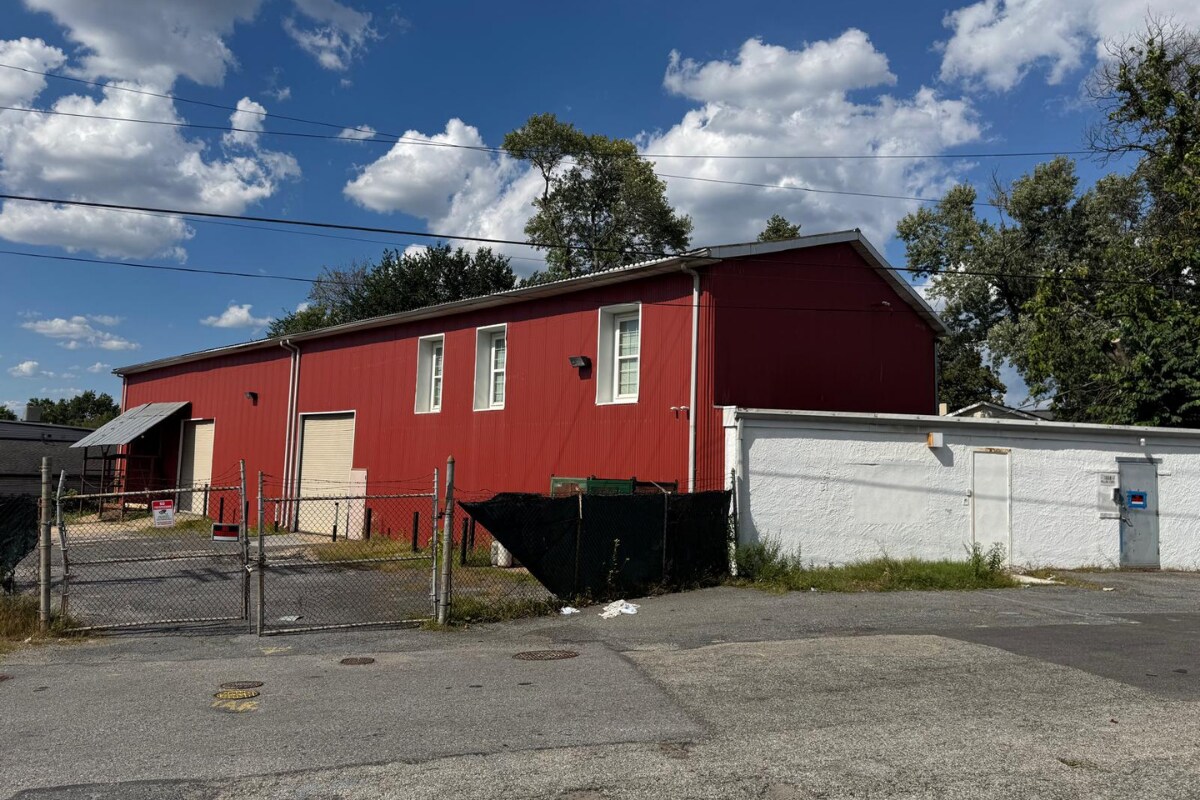2039 Hollins Ferry Rd, Baltimore, MD for lease Building Photo- Image 1 of 19
