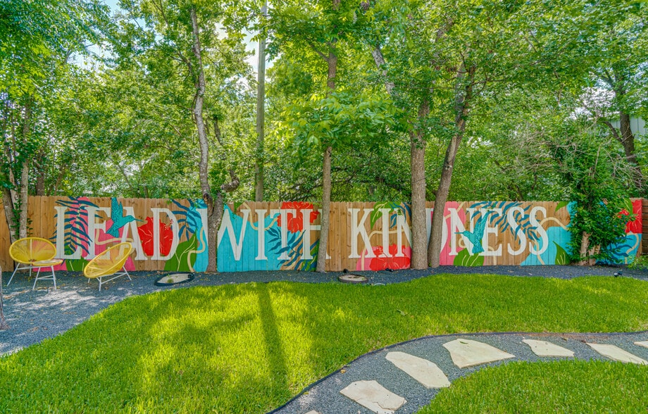 811 Montana St, San Antonio, TX for sale - Building Photo - Image 3 of 23