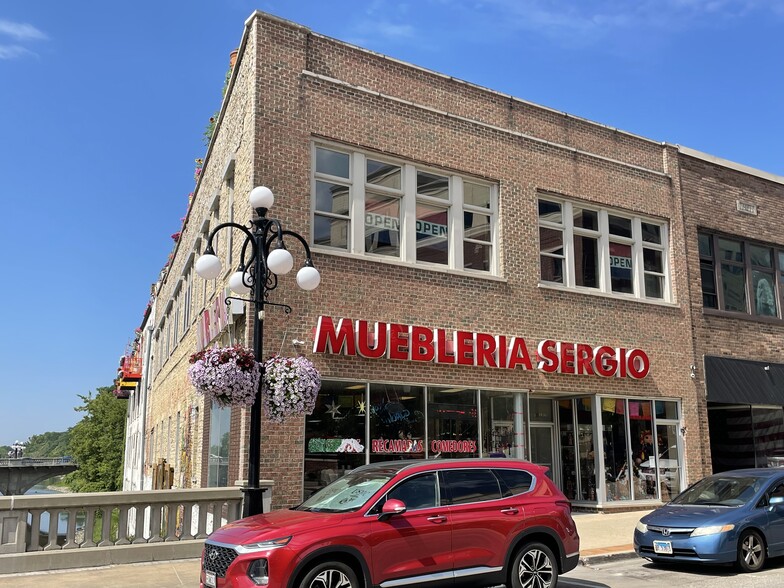 36 W Downer Pl, Aurora, IL for lease - Primary Photo - Image 1 of 5