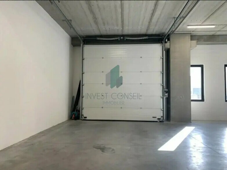 Flex in Colombes for lease - Building Photo - Image 3 of 8