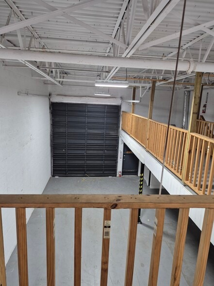 3965 Investment Ln, West Palm Beach, FL for lease - Building Photo - Image 3 of 11