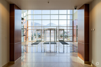 500 N Market Place Dr, Centerville, UT for lease Lobby- Image 1 of 2