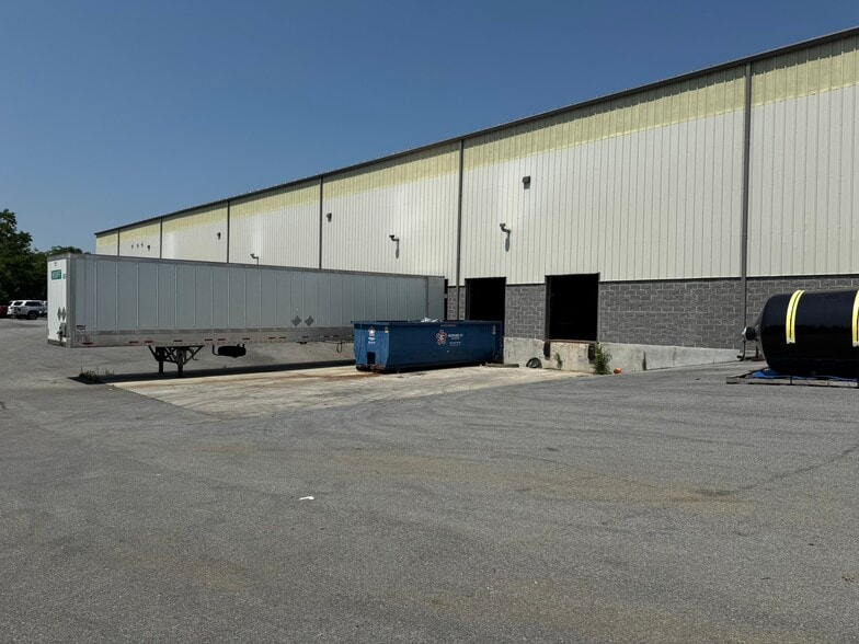 Jack Enders Building Portfolio portfolio of 2 properties for sale on LoopNet.com - Building Photo - Image 3 of 13