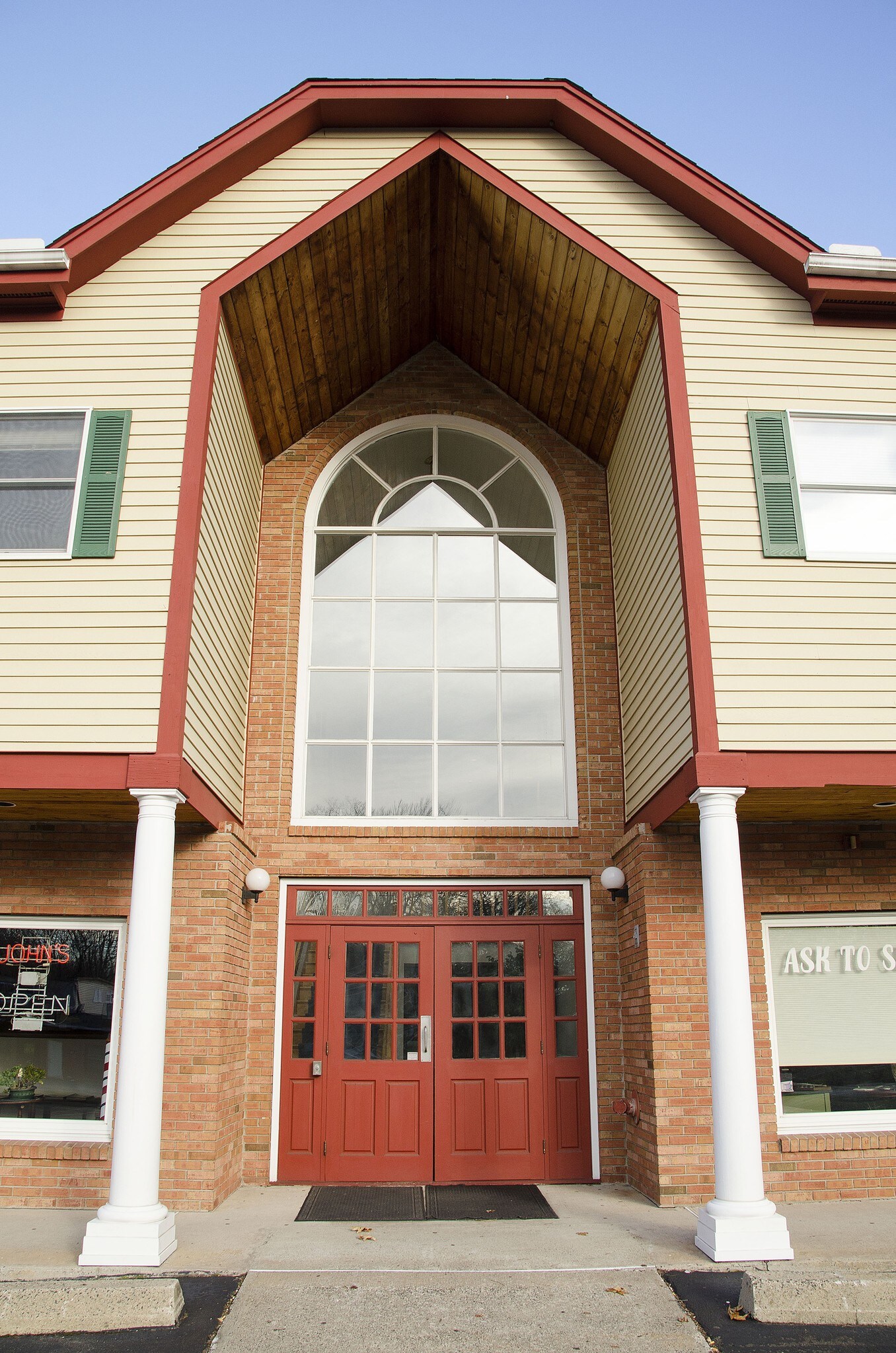 329 Main St, Wallingford, CT 06492 Village Commons