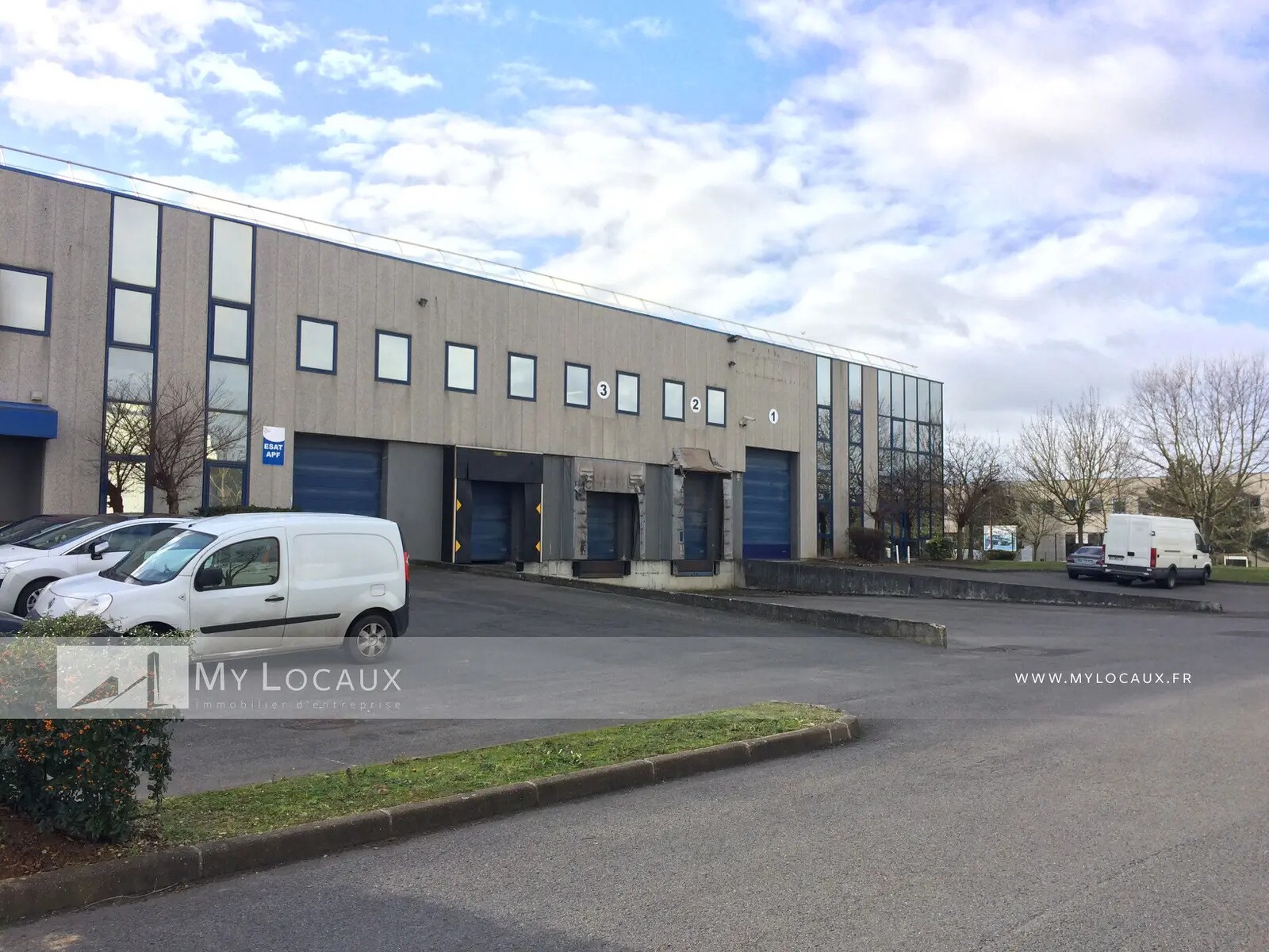 Industrial in SAINT-OUEN-L'AUMONE for lease Building Photo- Image 1 of 6