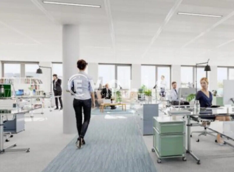 2 Avenue De La Gare, Montigny-le-Bretonneux for lease - Building Photo - Image 3 of 12