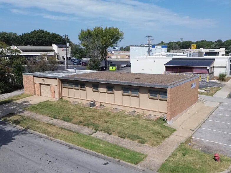 9118 E 72nd Ter, Raytown, MO for sale - Building Photo - Image 1 of 3