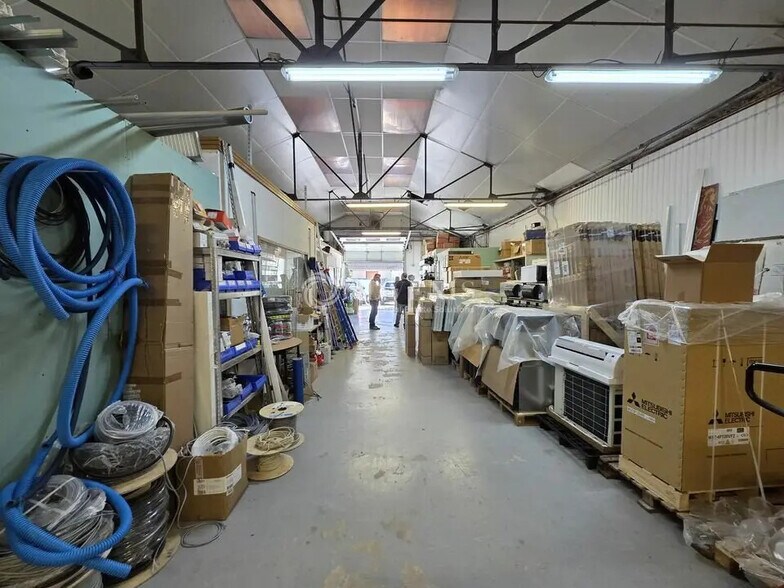 Flex in Villeparisis for lease - Interior Photo - Image 2 of 8