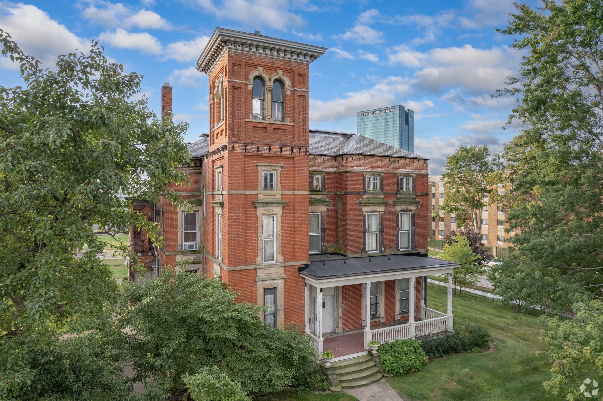 802 N Huron St, Toledo, OH for sale Primary Photo- Image 1 of 1