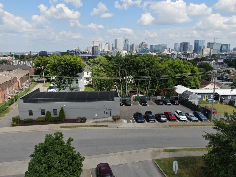 1829 Jo Johnston Ave, Nashville, TN for lease - Primary Photo - Image 1 of 34
