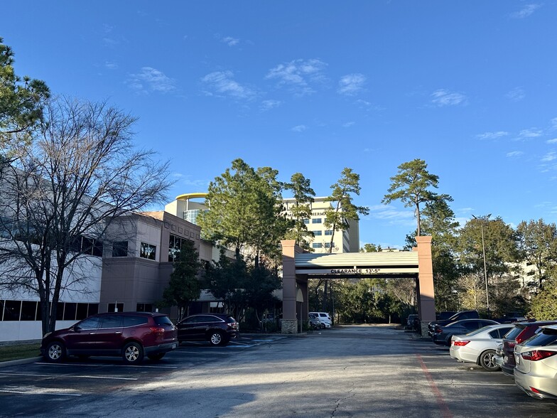 1011 Medical Plaza, The Woodlands, TX for lease - Building Photo - Image 2 of 20