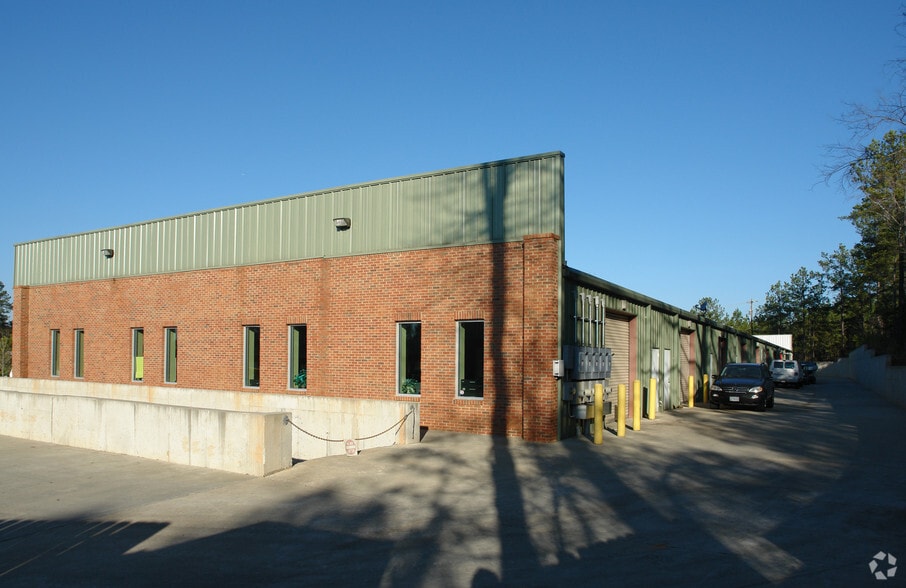 301 Kelly Dr, Peachtree City, GA for lease - Building Photo - Image 2 of 5