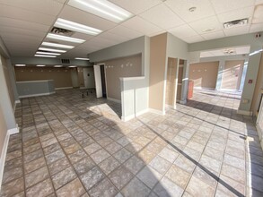 925-935 White Plains Rd, Trumbull, CT for lease Interior Photo- Image 1 of 8