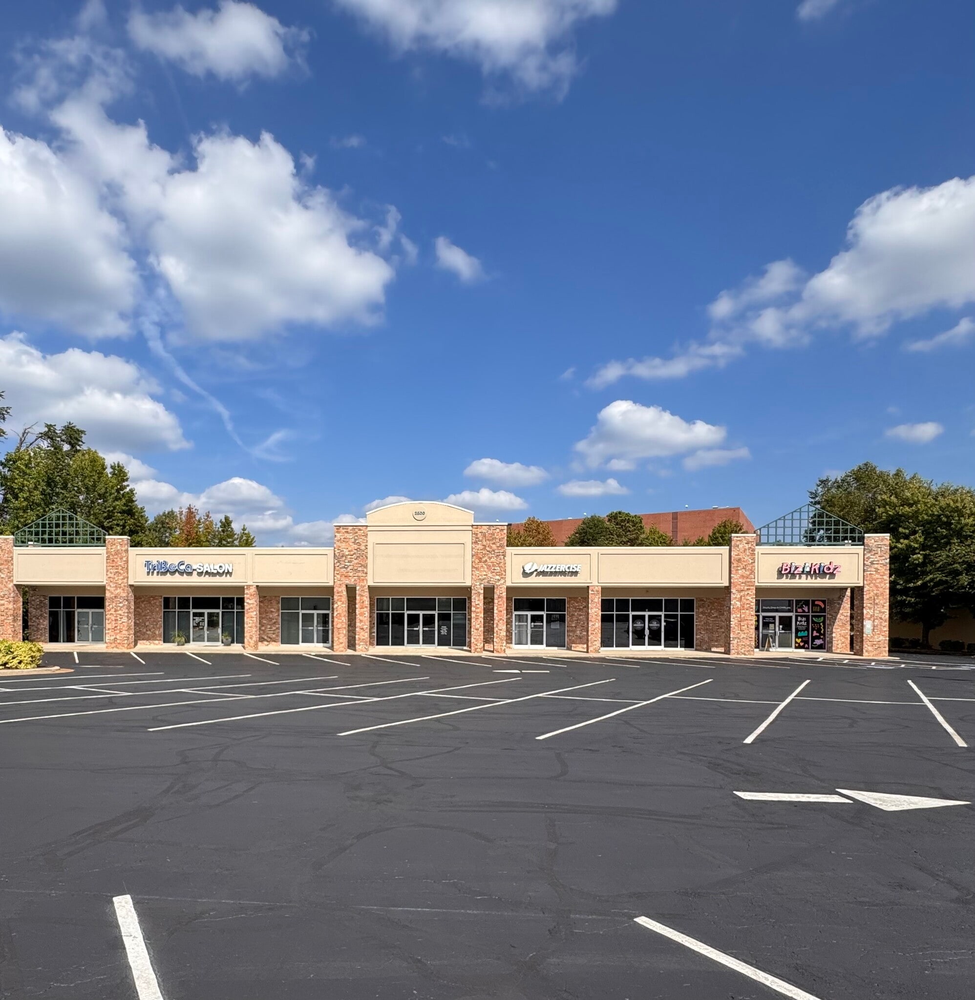 2500 Battleground Ave, Greensboro, NC for lease Building Photo- Image 1 of 2