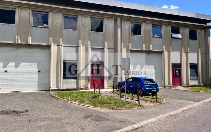 Industrial in Sarcelles for lease - Building Photo - Image 1 of 6