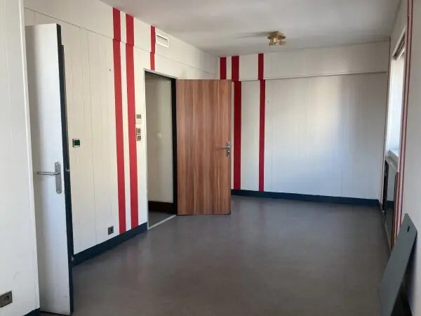 Office in Perpignan for sale - Interior Photo - Image 2 of 4