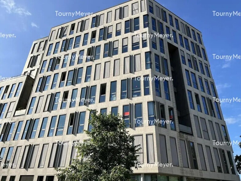 Office in Bordeaux for lease - Building Photo - Image 1 of 12