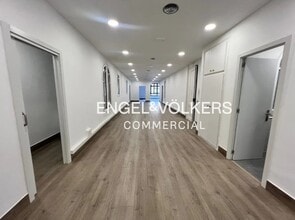 Office in Barcelona, Barcelona for lease Interior Photo- Image 2 of 5
