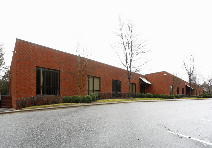 2724 Discovery Dr, Raleigh, NC for lease - Building Photo - Image 3 of 7