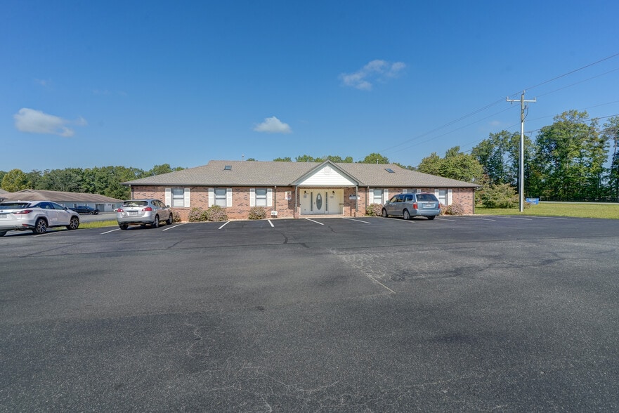 The Crofton Plaza portfolio of 9 properties for sale on LoopNet.com - Building Photo - Image 3 of 35