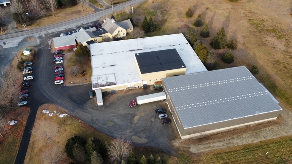 1 Teddy Bear Ln, Townshend, VT for sale - Building Photo - Image 2 of 2