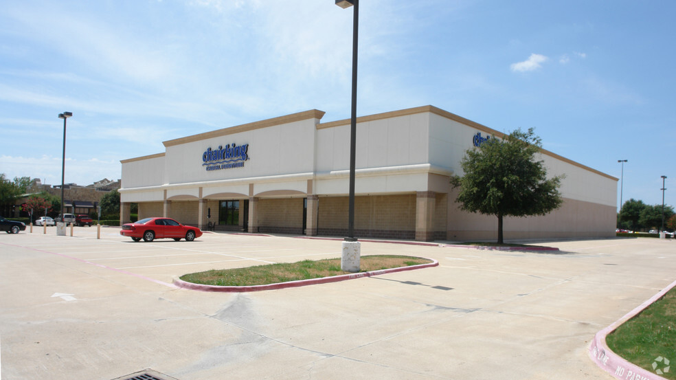 2705 E Grapevine Mills Cir, Grapevine, TX for lease - Primary Photo - Image 1 of 3