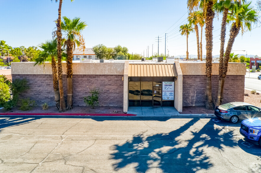 2470 E Flamingo Rd, Las Vegas, NV for lease - Building Photo - Image 2 of 6