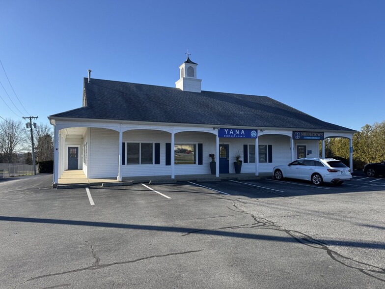 770 Aquidneck Ave, Middletown, RI for lease - Building Photo - Image 2 of 7