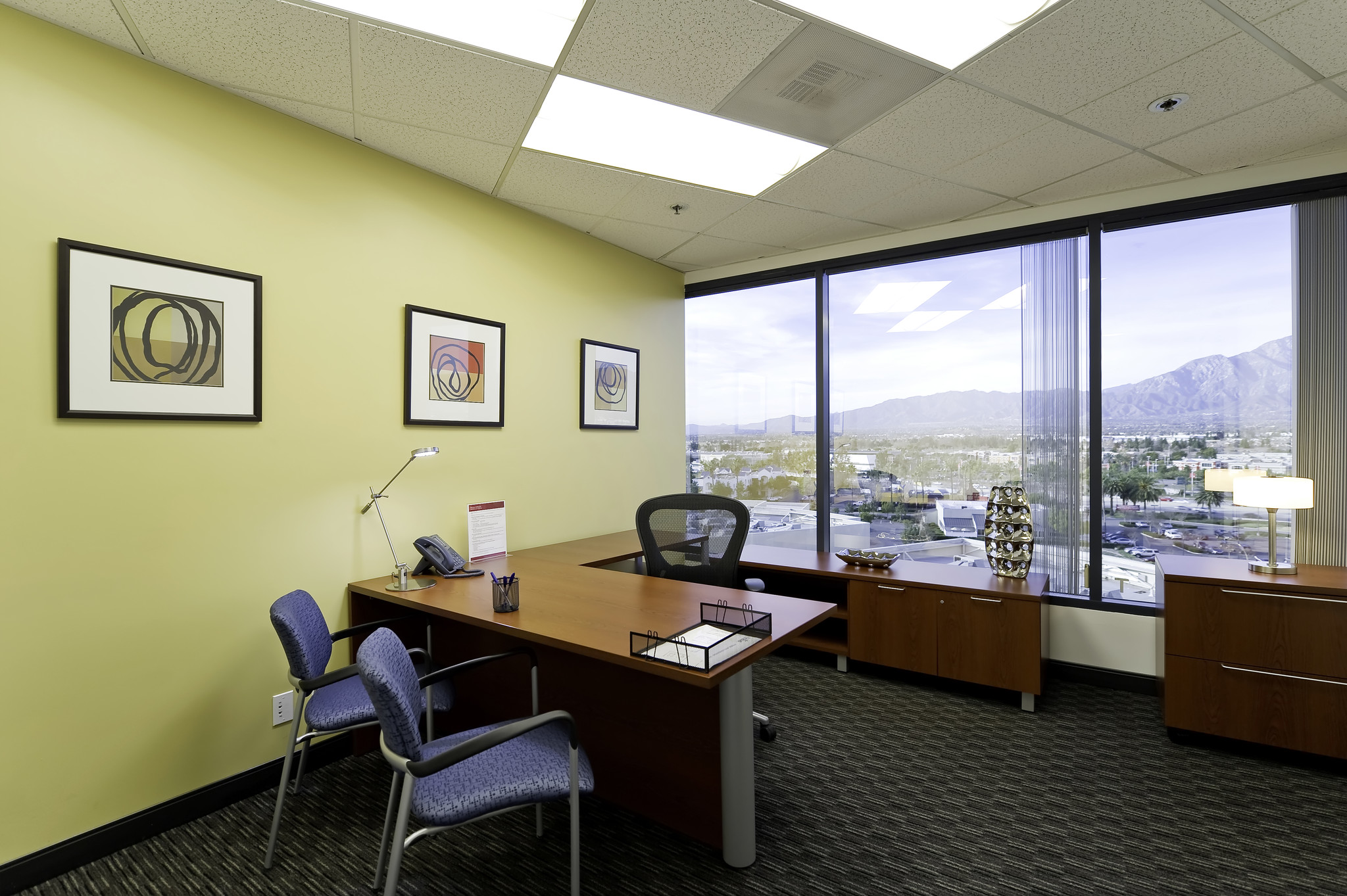 303 N Glenoaks Blvd, Burbank, CA for lease Interior Photo- Image 1 of 1